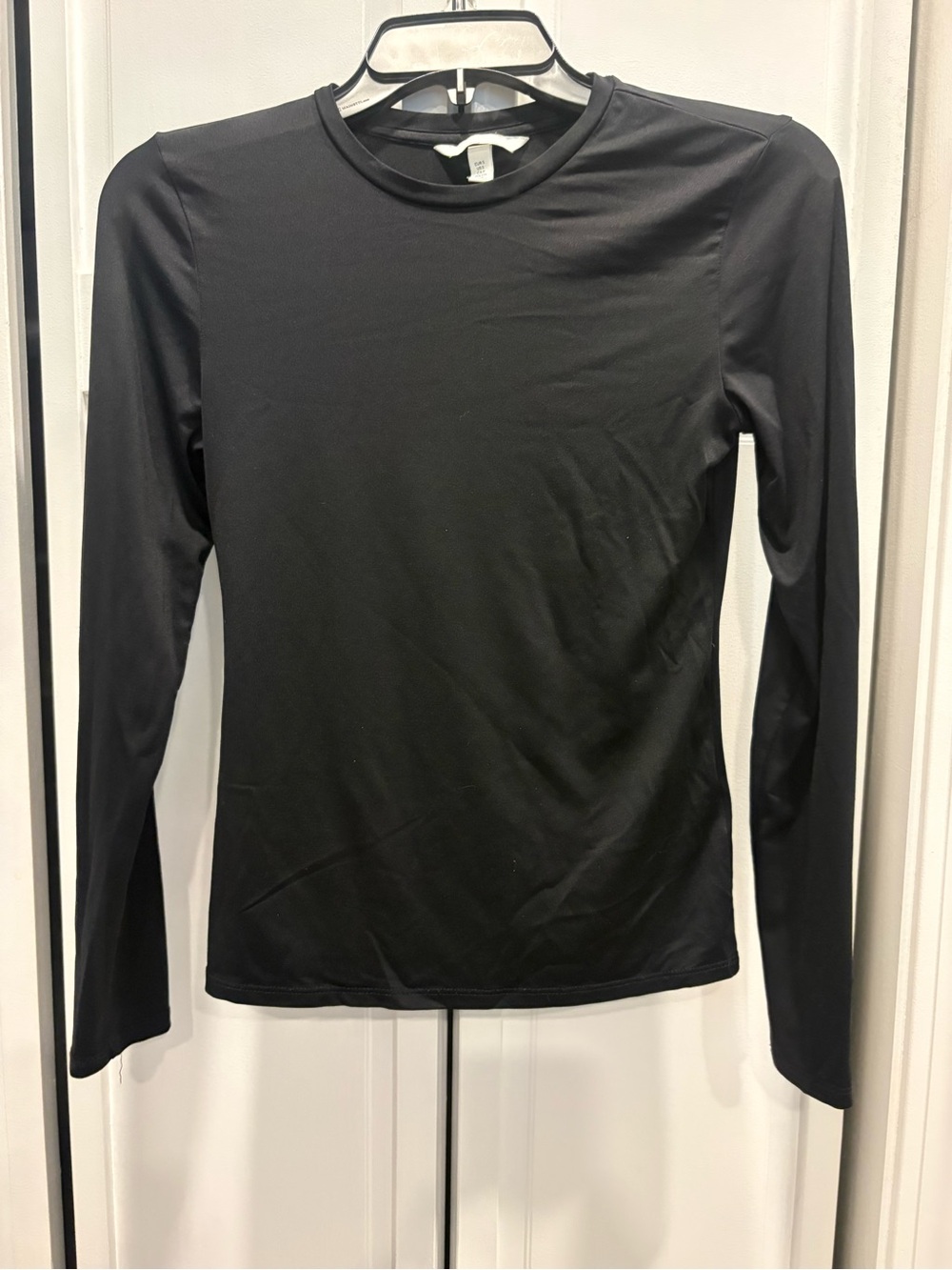 H&M Black Long-Sleeve Crewneck Top